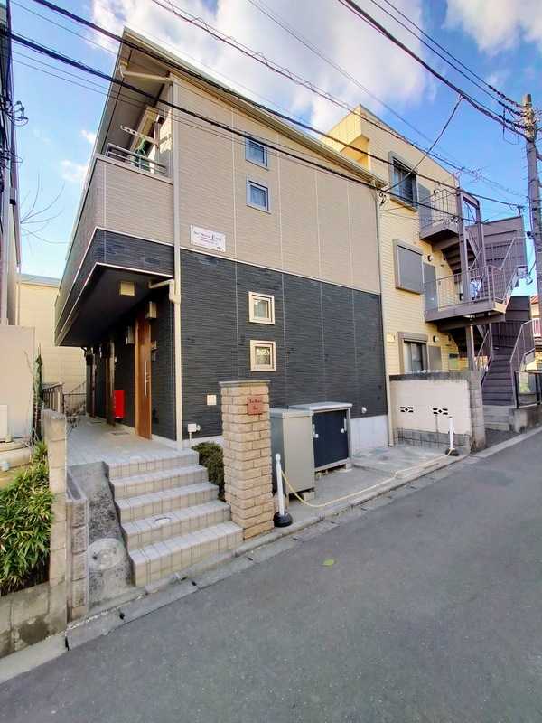 ��ʌ��������܎s������{�����Q���ڂ̃e���X�n�E�X�̌����O��