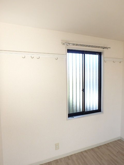 ��ʌ��������܎s��{��k�ܒ��Q���ڂ̃A�p�[�g�̂��̑������E�X�y�[�X