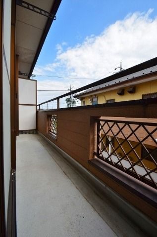 ��ʌ��@�c�s���V�h�U���ڂ̃A�p�[�g�̃o���R�j�[