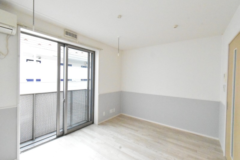 ��ʌ�����s������S���ڂ̃A�p�[�g�̋��ԁE���r���O