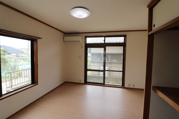 ��ʌ��������܎s����厚�_�c�̃A�p�[�g�̋��ԁE���r���O