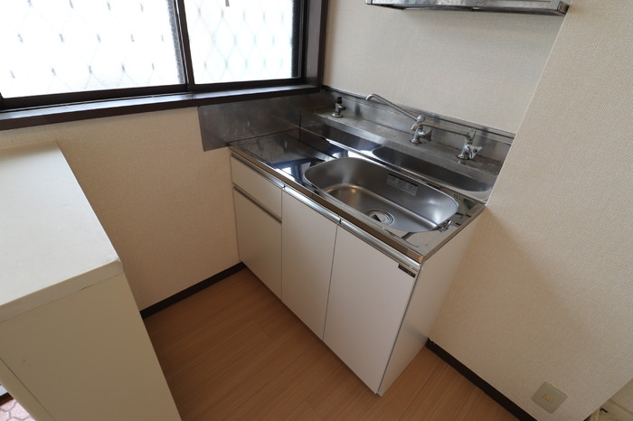 ��ʌ��������܎s����厚�_�c�̃A�p�[�g�̃L�b�`��