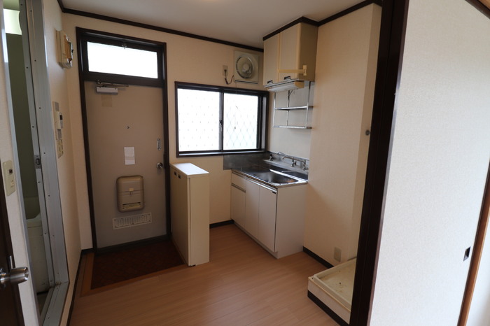 ��ʌ��������܎s����厚�_�c�̃A�p�[�g�̂��̑������E�X�y�[�X