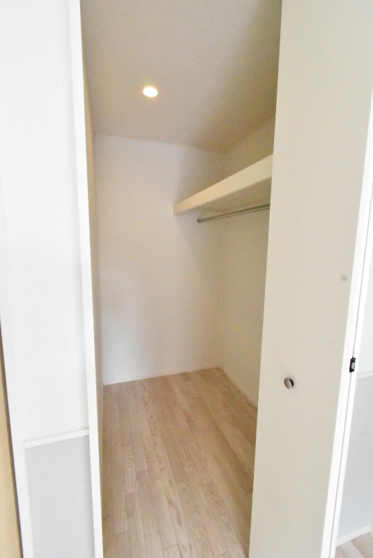 ��ʌ�����s������S���ڂ̃A�p�[�g�̎��[