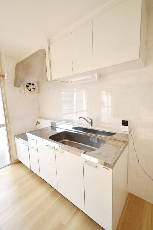 ��ʌ��������܎s�k����i���P���ڂ̃}���V�����̃L�b�`��