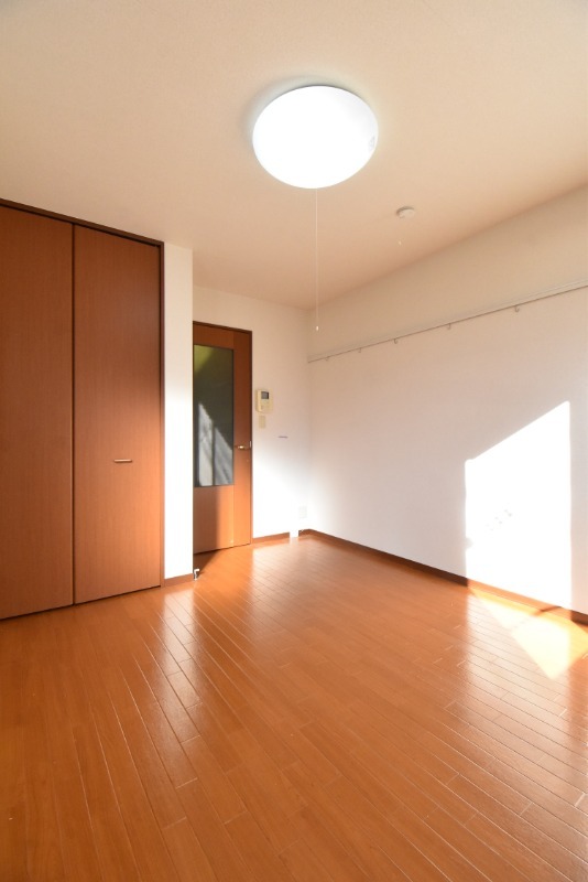 ��ʌ��������܎s��{�捂�@���R���ڂ̃A�p�[�g�̋��ԁE���r���O