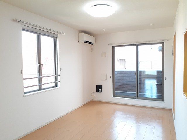 ��ʌ������s�����S���ڂ̃A�p�[�g�̋��ԁE���r���O