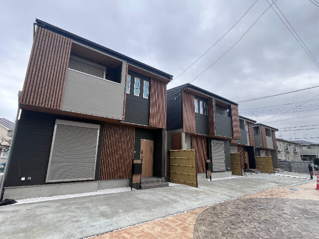 ��ʌ��������܎s��΋�钬�P���ڂ̃^�E���n�E�X�̌����O��