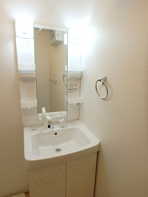 ��ʌ��������܎s�k�擌�听���P���ڂ̃A�p�[�g�̐��ʏ�