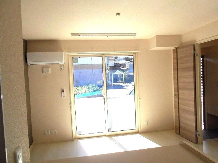 ��ʌ��������܎s�΋�厚�O���̃A�p�[�g�̋��ԁE���r���O