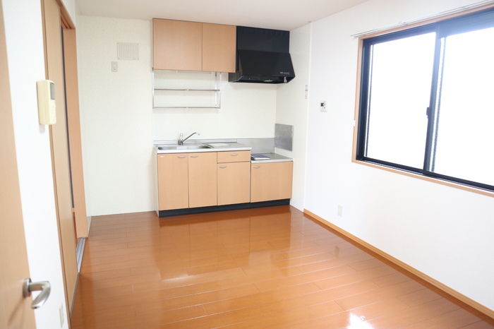 ��ʌ�����s�k����P���ڂ̃A�p�[�g�̋��ԁE���r���O