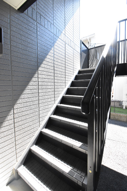 ��ʌ�����s�k����P���ڂ̃A�p�[�g�̃G���g�����X