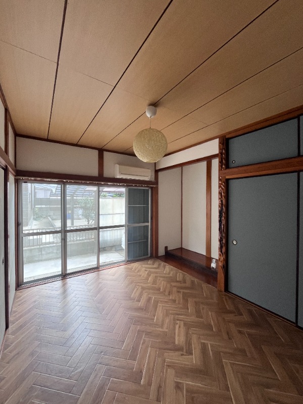 ��ʌ������s�F���q�̈�ˌ��Ă̋��ԁE���r���O