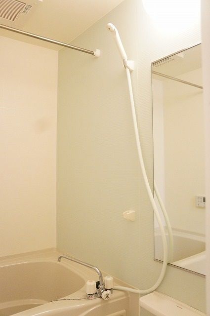 ��ʌ��������܎s���厚�~�����̃A�p�[�g�̃o�X