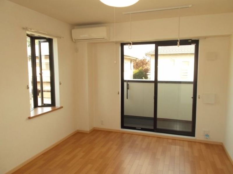 ��ʌ��k�����S�ɓޒ����R���ڂ̃}���V�����̋��ԁE���r���O