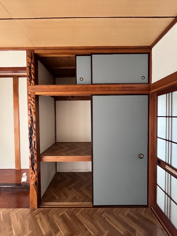 ��ʌ������s�F���q�̈�ˌ��Ă̎��[