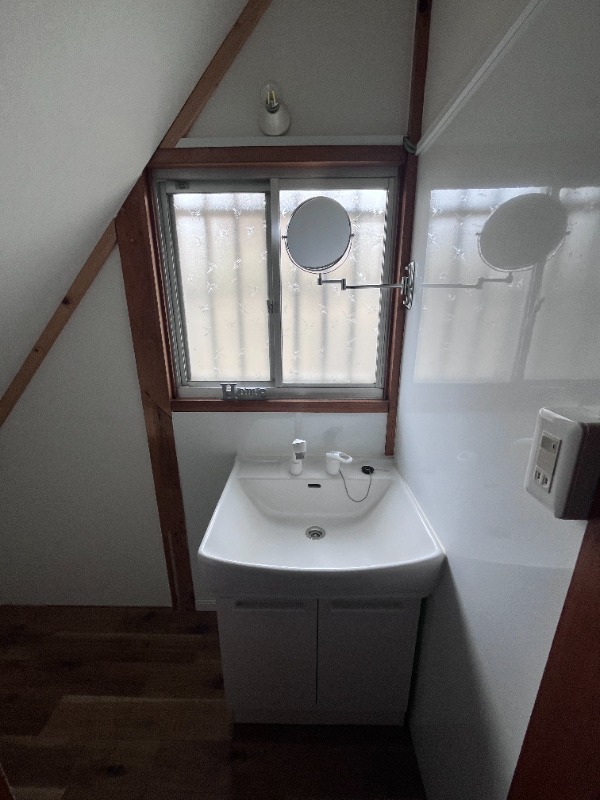 ��ʌ������s�F���q�̈�ˌ��Ă̐��ʏ�