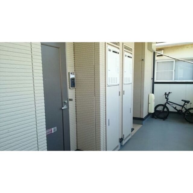 ��ʌ��k�����S�ɓޒ����R���ڂ̃}���V�����̃G���g�����X