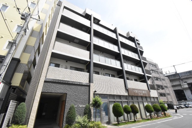 ��ʌ��������܎s��{����ؒ��P����169-1�̃}���V�����̌����O��