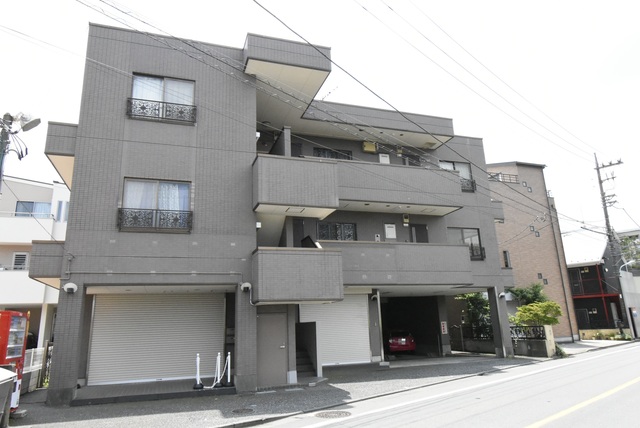 ��ʌ��������܎s��{��V�����P���ڂ̃}���V�����̌����O��