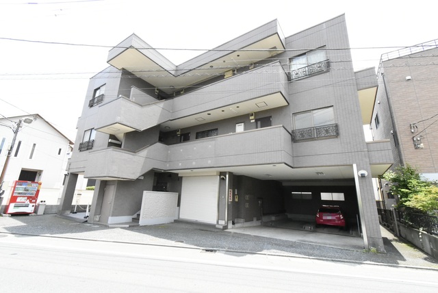 ��ʌ��������܎s��{��V�����P����446-1�̃}���V�����̌����O��