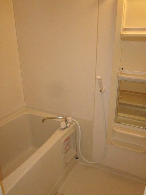 ��ʌ��@�c�s�Β��R���ڂ̃}���V�����̃o�X