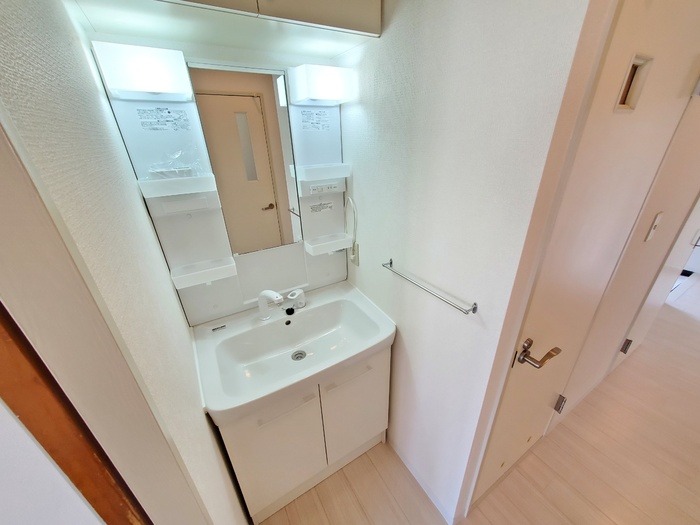 ��ʌ��������܎s��{��V�����P���ڂ̃}���V�����̐��ʏ�