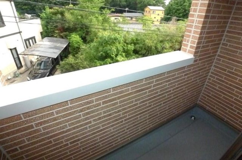 ��ʌ�����s�厚�����̃A�p�[�g�̃o���R�j�[