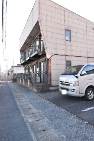 ��ʌ�����s�厚��292-2�̃A�p�[�g�̌����O��