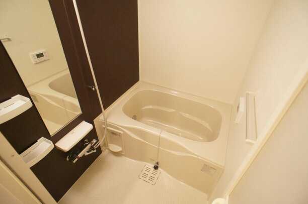 ��ʌ�����s������Q���ڂ̃}���V�����̃o�X