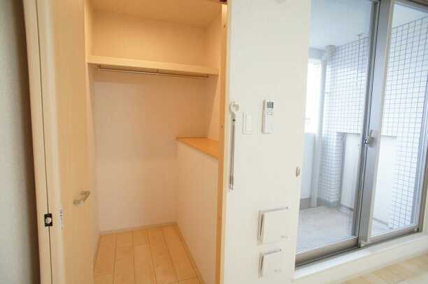 ��ʌ�����s������Q���ڂ̃}���V�����̎��[