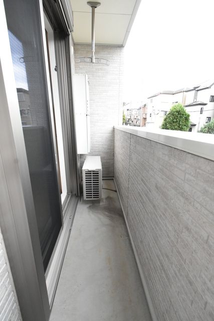 ��ʌ��������܎s����厚�w��̕ʏ��̃A�p�[�g�̃o���R�j�[