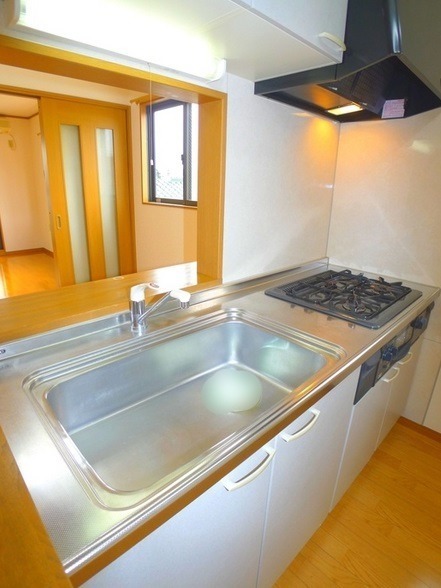 ��ʌ�����s��؂R���ڂ̃}���V�����̃L�b�`��