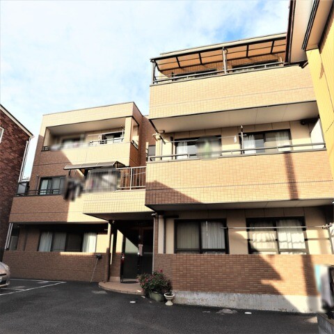 ��ʌ�����s��؂R���ڂ̃}���V�����̌����O��