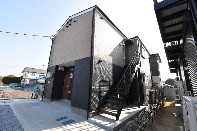 ��ʌ��������܎s�΋�厚�ԋ{653-3�̃A�p�[�g�̌����O��