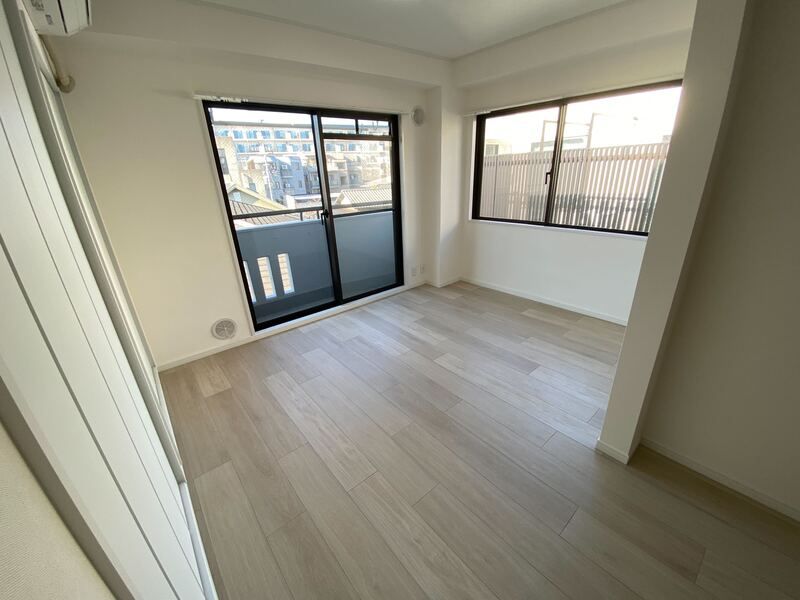 ��ʌ��������܎s��{�擌���Q���ڂ̃}���V�����̋��ԁE���r���O