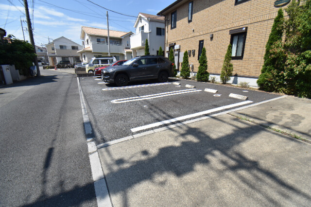 ��ʌ��������܎s������厚��J�̃A�p�[�g�̒��ԏ�