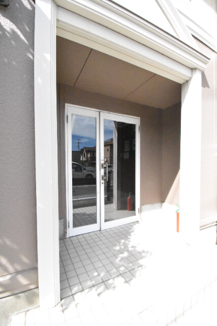 ��ʌ��������܎s�k����i���Q���ڂ̃A�p�[�g�̃G���g�����X