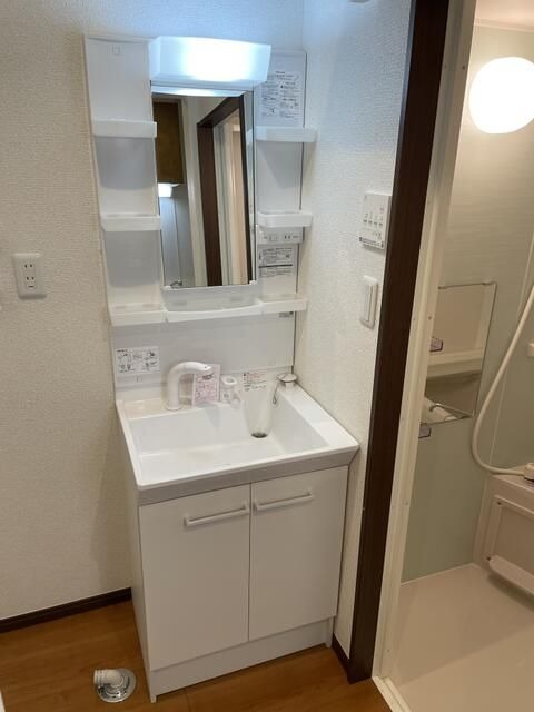 ��ʌ�����s�O�c�a�R���ڂ̃A�p�[�g�̐��ʏ�