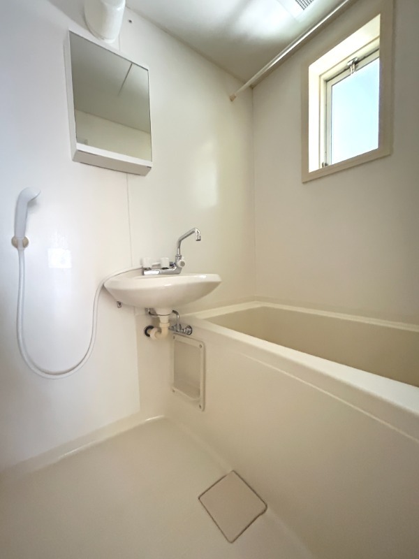 ��ʌ��������܎s��{��匴�V���ڂ̃A�p�[�g�̃o�X