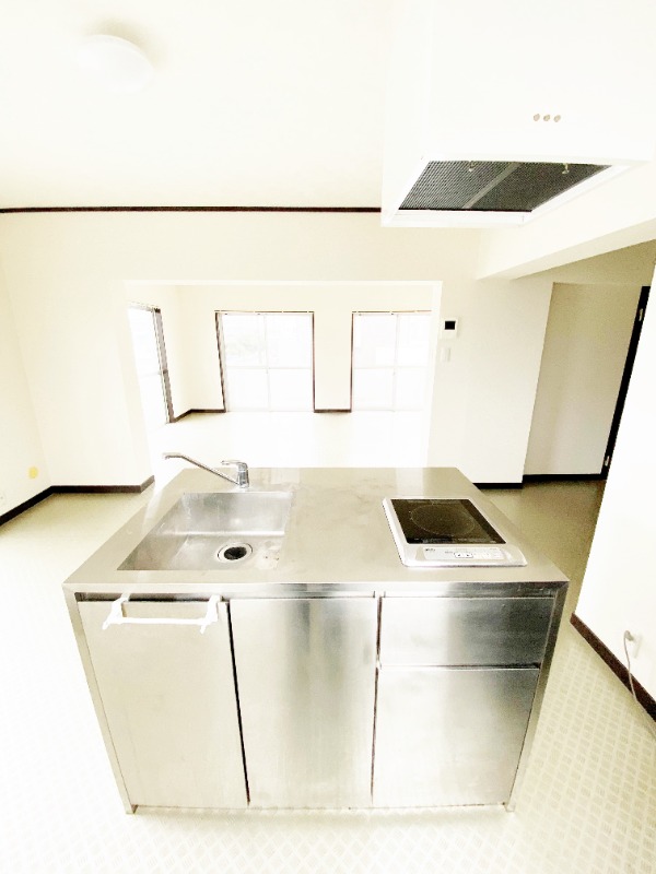 ��ʌ����R�s���Ԑ�S���ڂ̃}���V�����̃L�b�`��