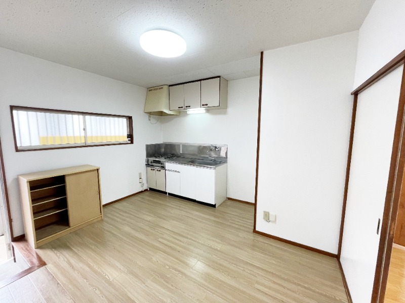 ��ʌ���z�s���V�c�R���ڂ̃A�p�[�g�̋��ԁE���r���O