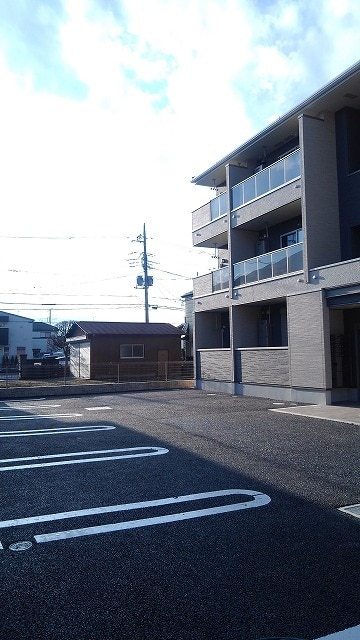 ��ʌ��������܎s��΋擌��΂U���ڂ̃A�p�[�g�̒��ԏ�