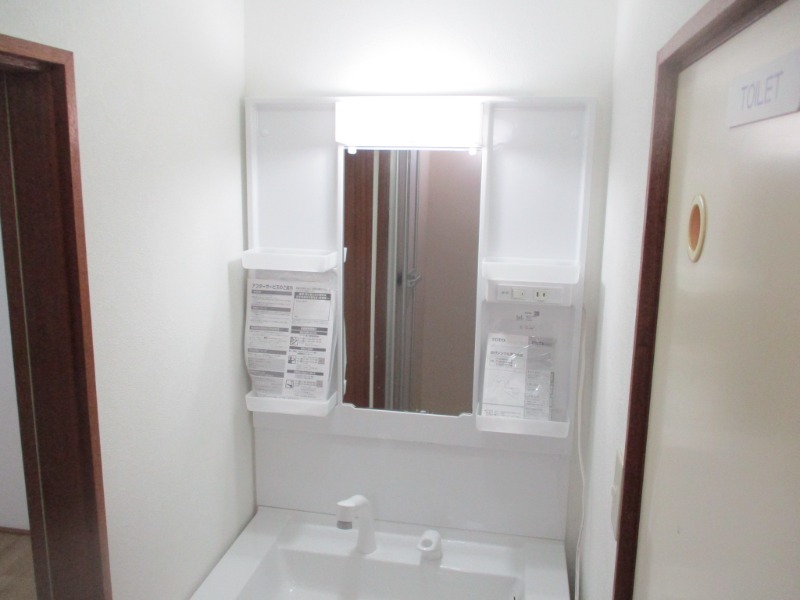 ��ʌ���z�s���V�c�R���ڂ̃A�p�[�g�̐��ʏ�