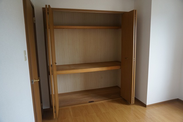 ��ʌ��������܎s�΋�厚�����̃A�p�[�g�̎��[