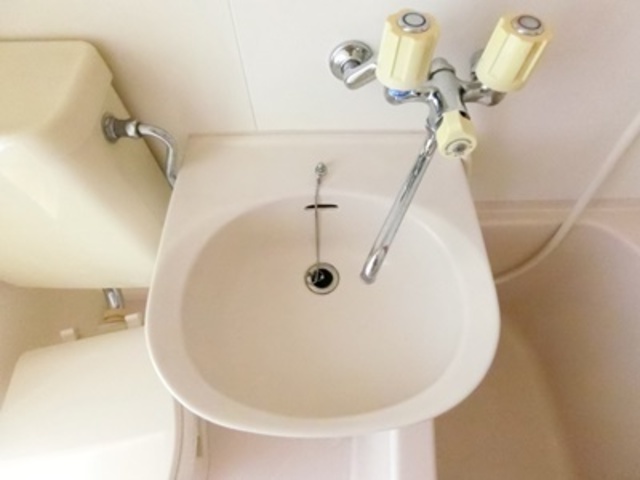 ��ʌ��������܎s�����擌��{�S���ڂ̃A�p�[�g�̐��ʏ�