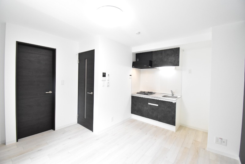 ��ʌ�����s���s�o�H�P���ڂ̃A�p�[�g�̋��ԁE���r���O