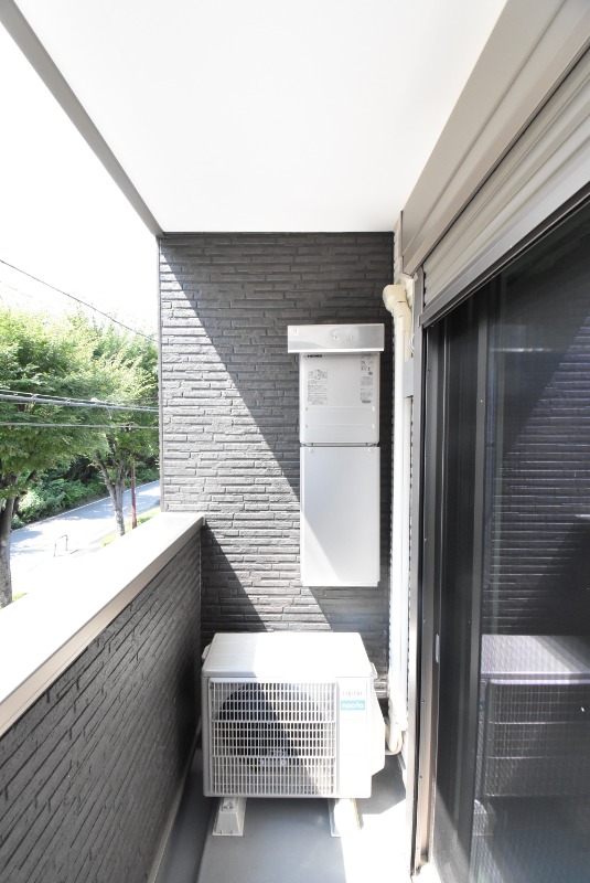 ��ʌ�����s���s�o�H�P���ڂ̃A�p�[�g�̃o���R�j�[