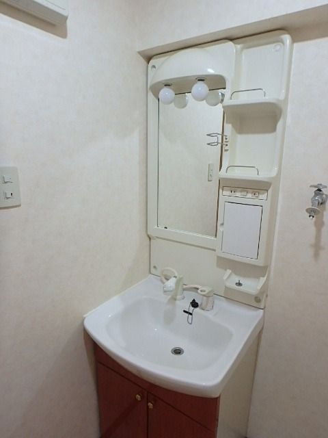 ��ʌ��������܎s�Y�a��哌�Q���ڂ̃}���V�����̐��ʏ�