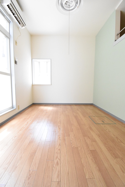 ��ʌ��������܎s�����擌��{�U���ڂ̃A�p�[�g�̋��ԁE���r���O